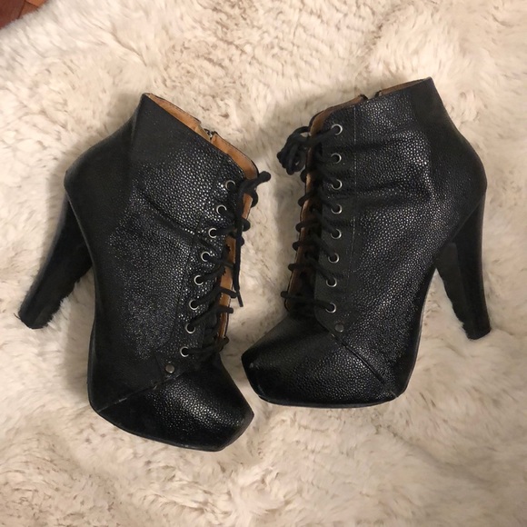 ✨BLACK LACE UP HEELED SHOES⚡️ - Picture 1 of 6